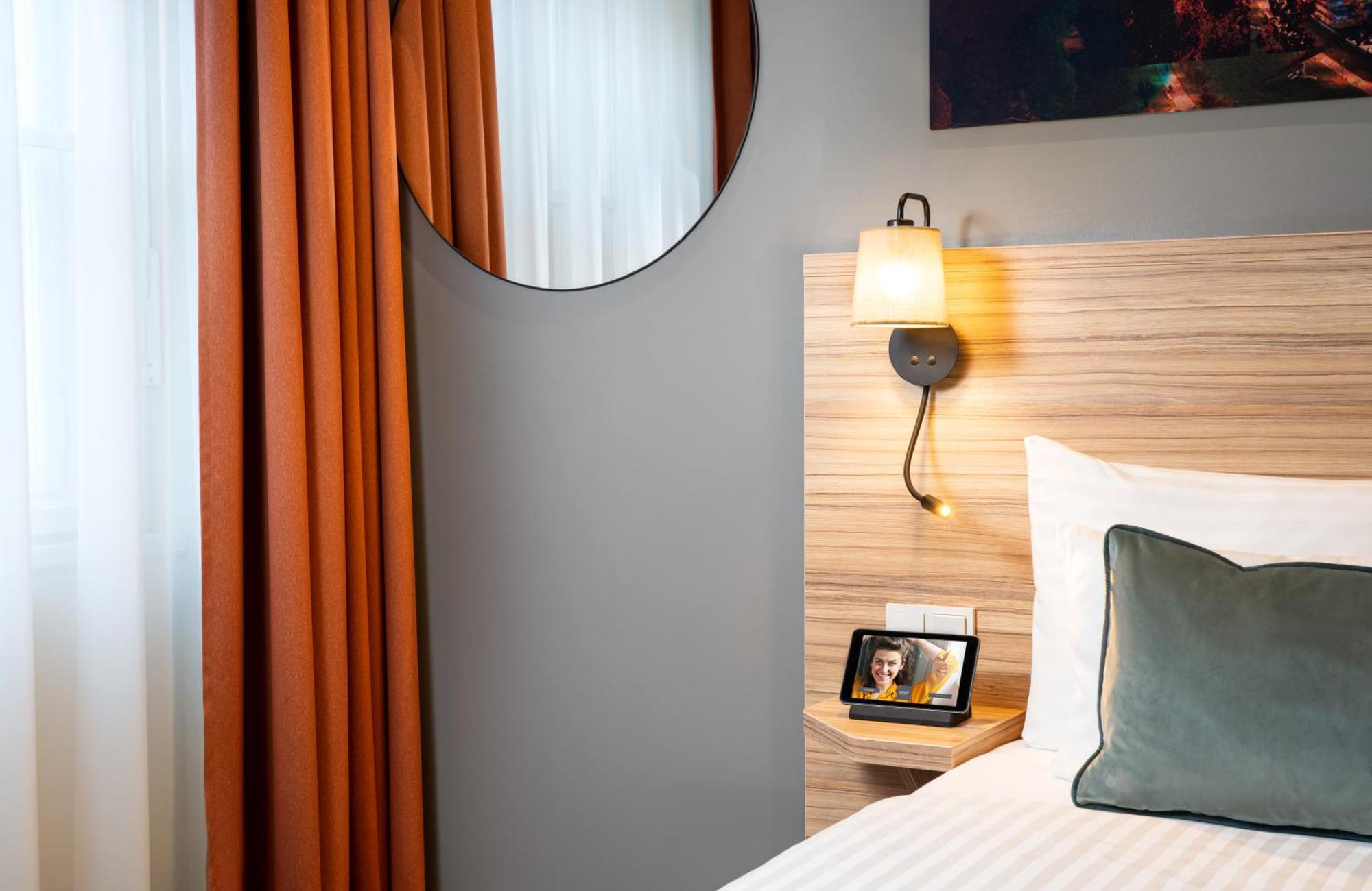 Leonardo Boutique Hotel Linz City Center Exterior photo