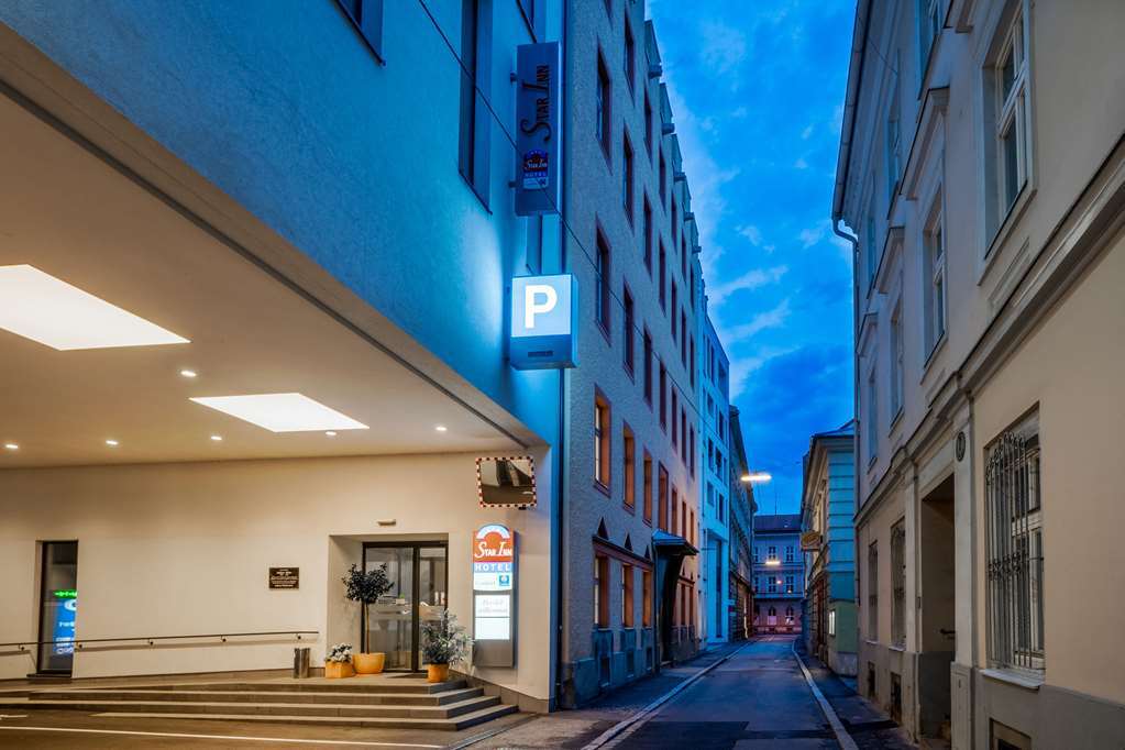 Leonardo Boutique Hotel Linz City Center Exterior photo